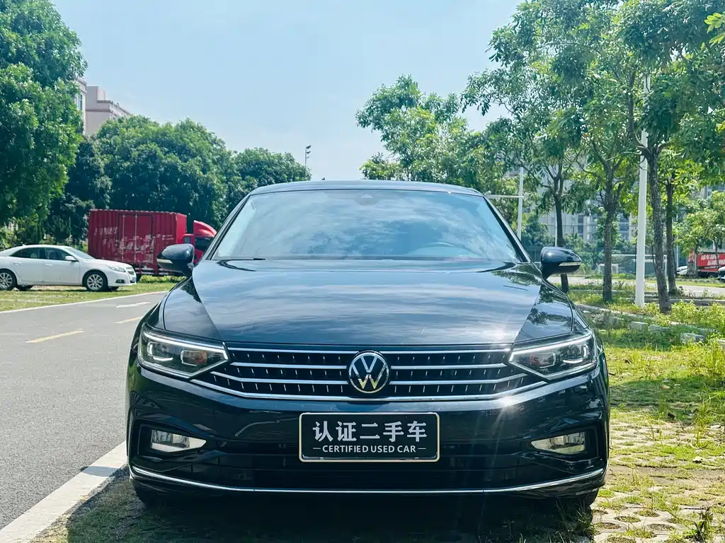 VOLKSWAGEN MAGOTAN 2023