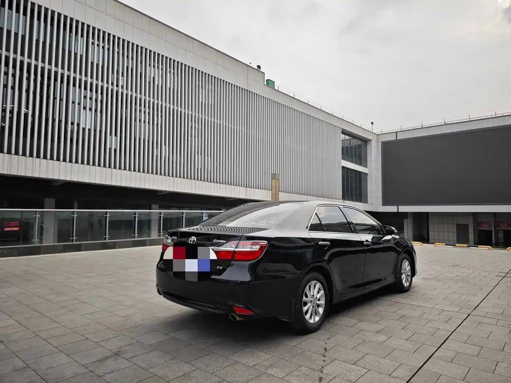 TOYOTA CAMRY 2016