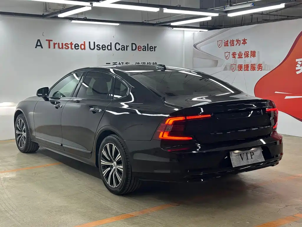 VOLVO S90 2021