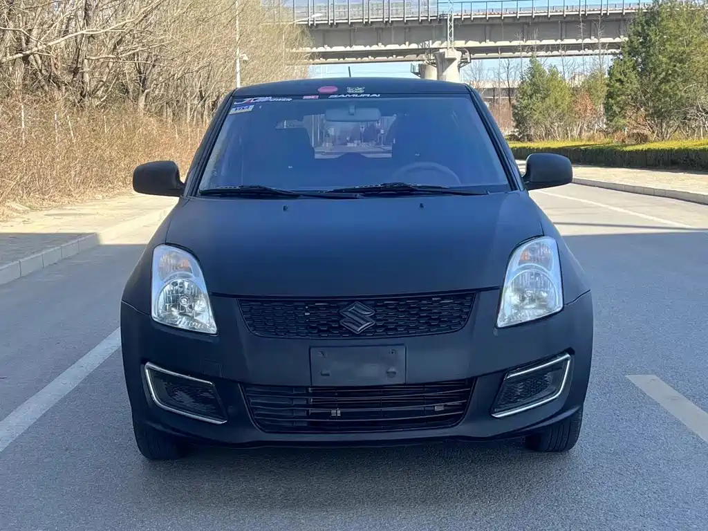 SUZUKI SWIFT 2015