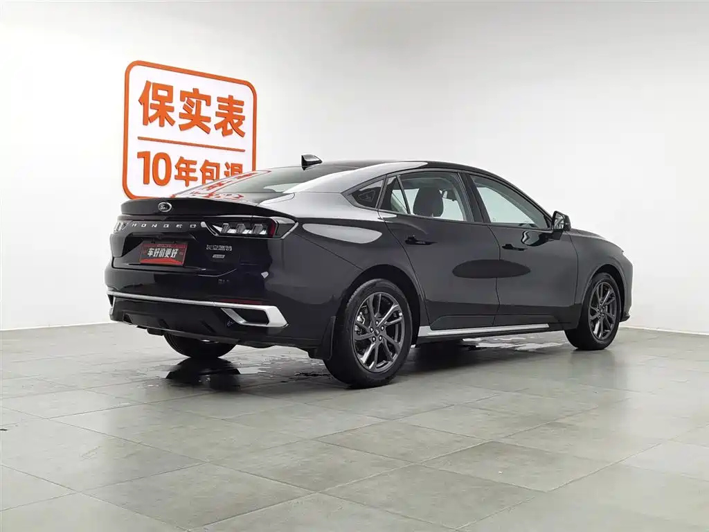 FORD MONDEO 2025