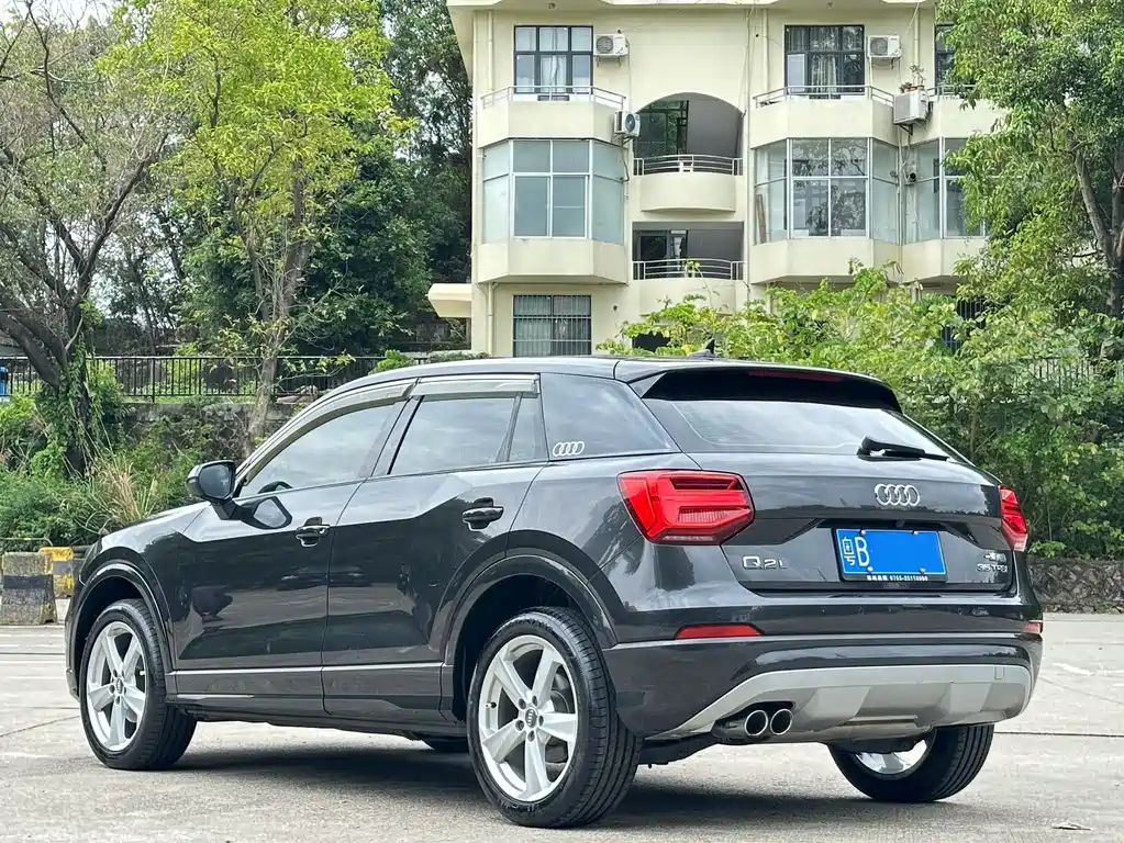 AUDI Q2L 2018