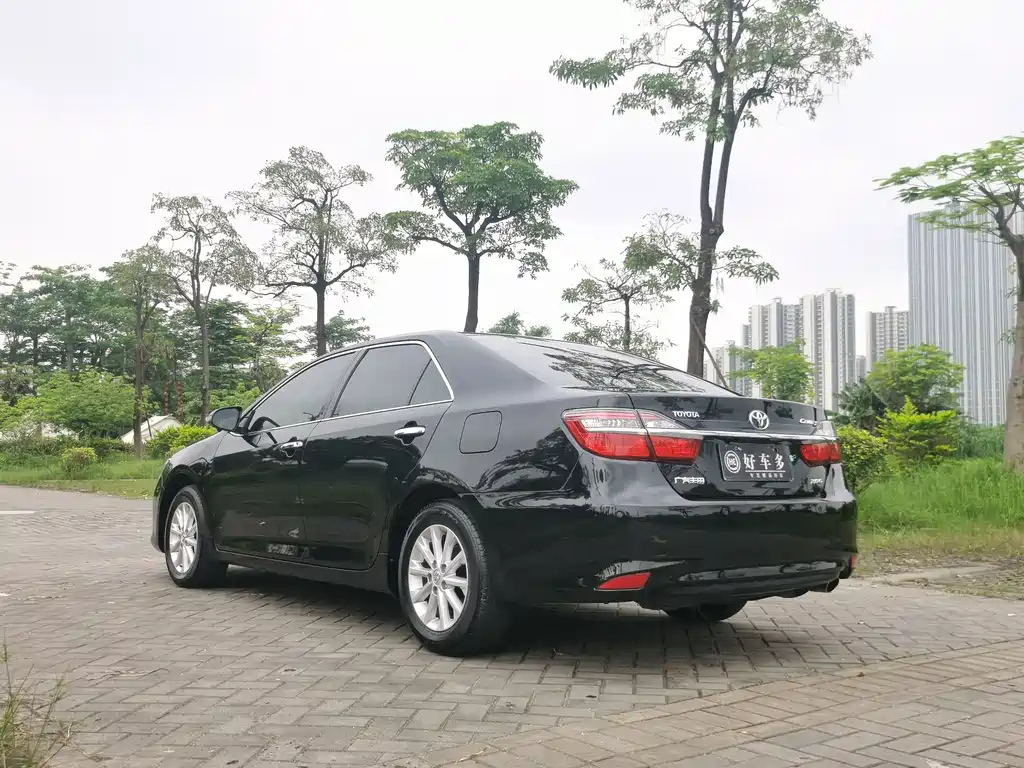 TOYOTA CAMRY 2016