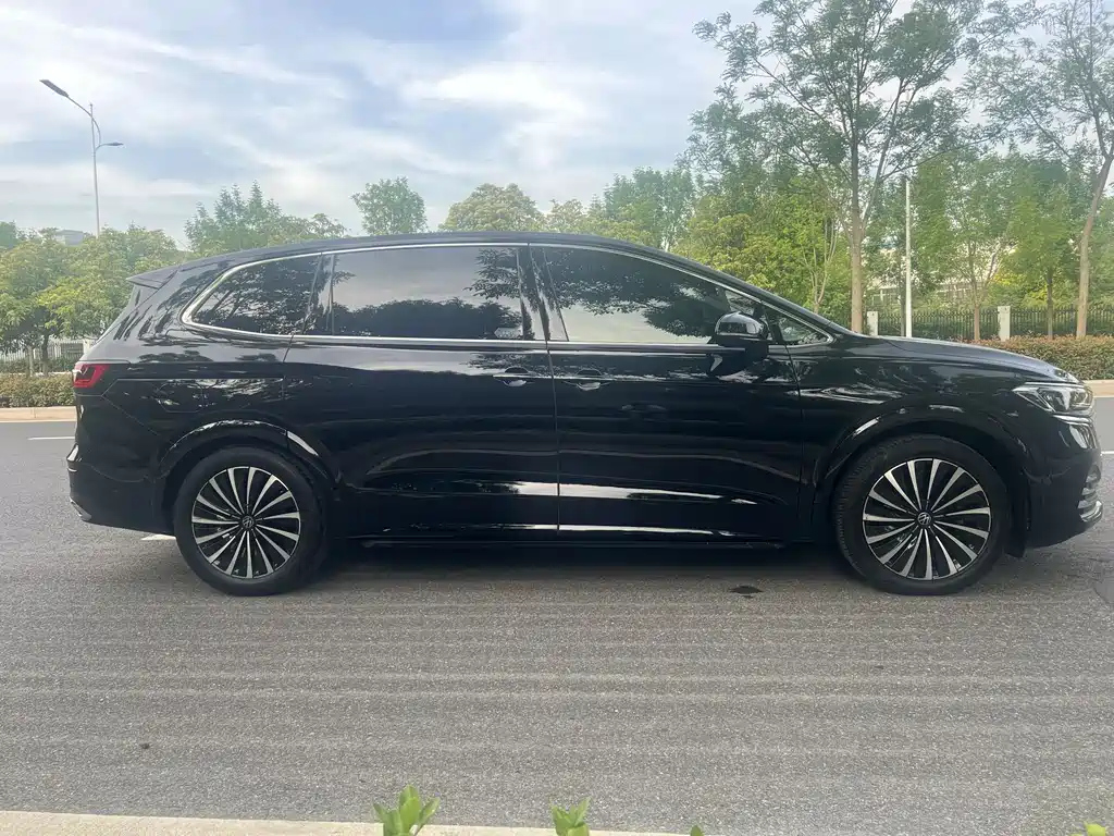 VOLKSWAGEN VILORAN 2022