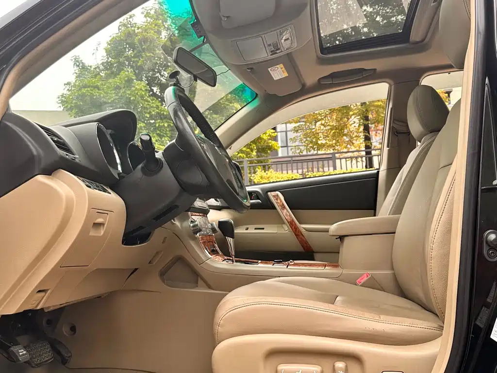 TOYOTA HIGHLANDER 2013
