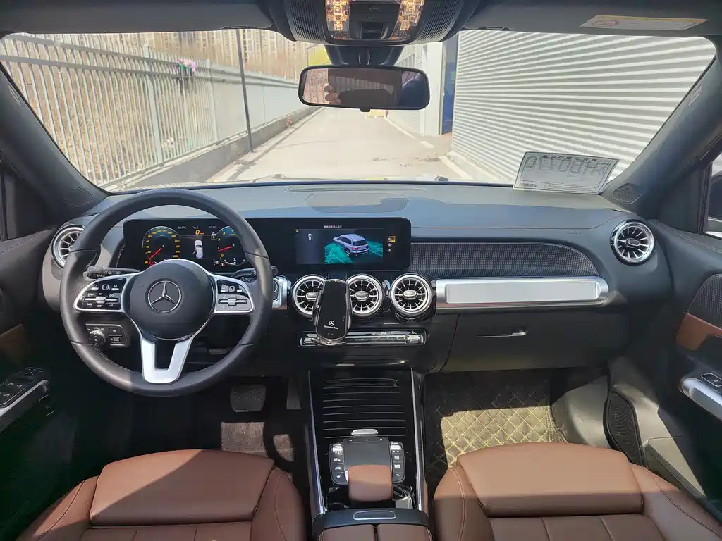 MERCEDES BENZ GLB 2023