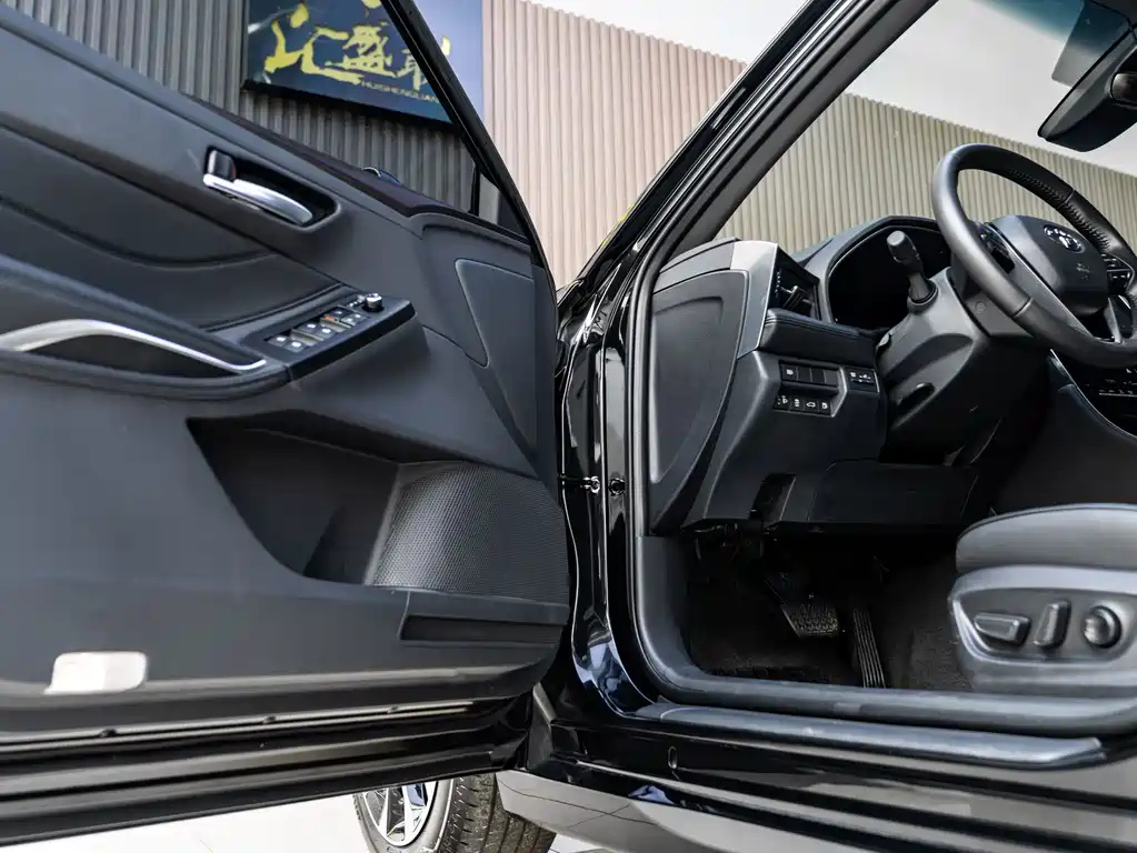 TOYOTA AVALON 2023