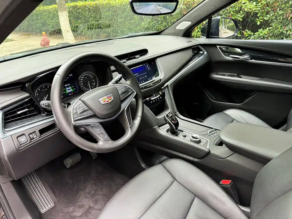 CADILLAC XT5 2023
