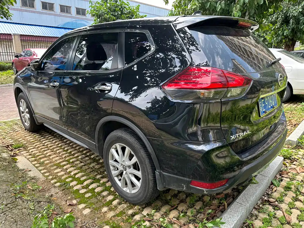 NISSAN X-TRAIL 2018
