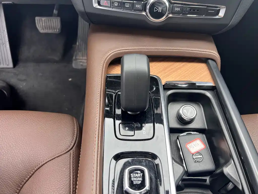 VOLVO S90 2023