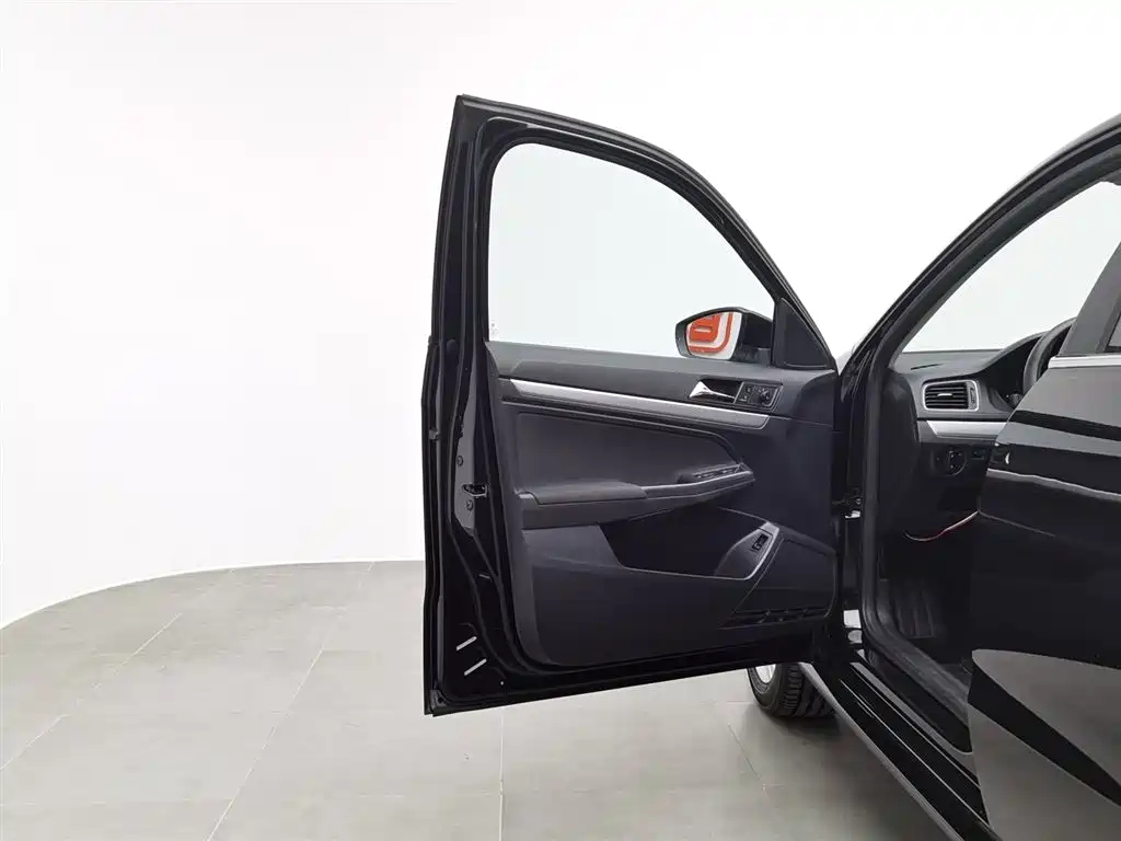 VOLKSWAGEN LAVIDA 2018