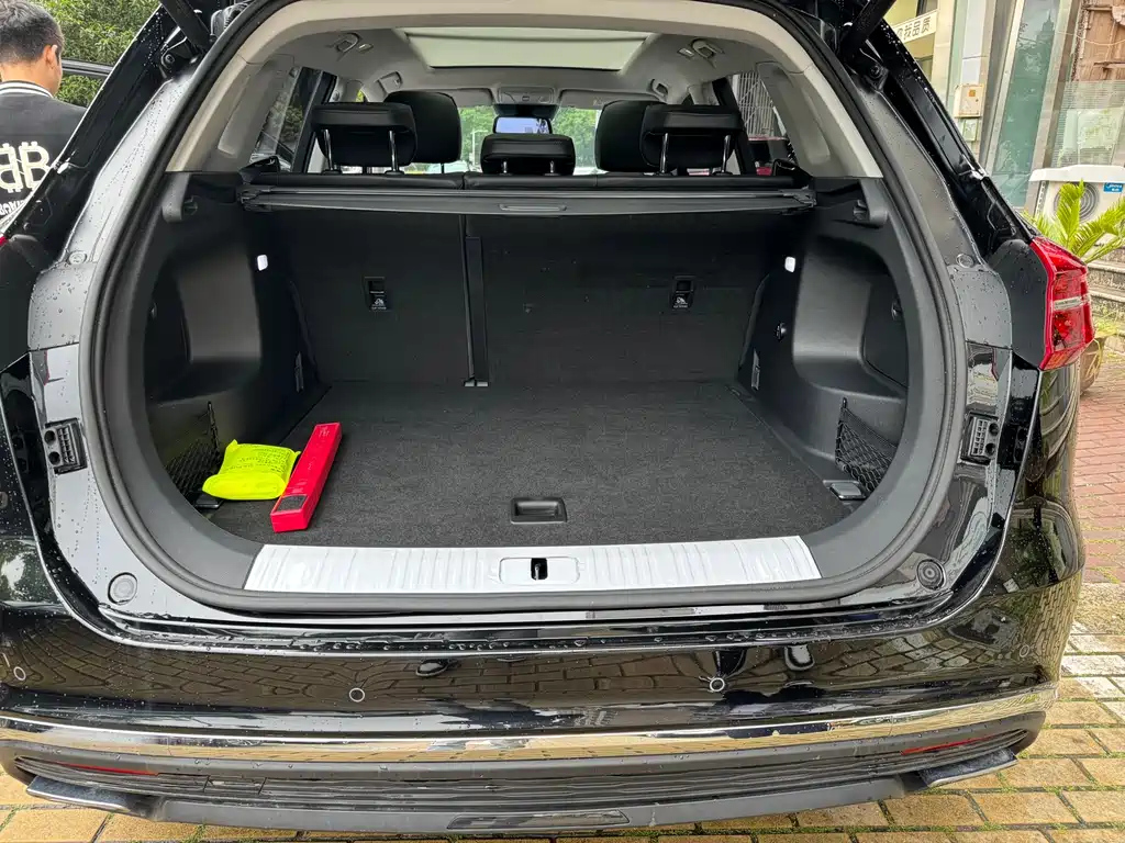 HONGQI HS5 2022