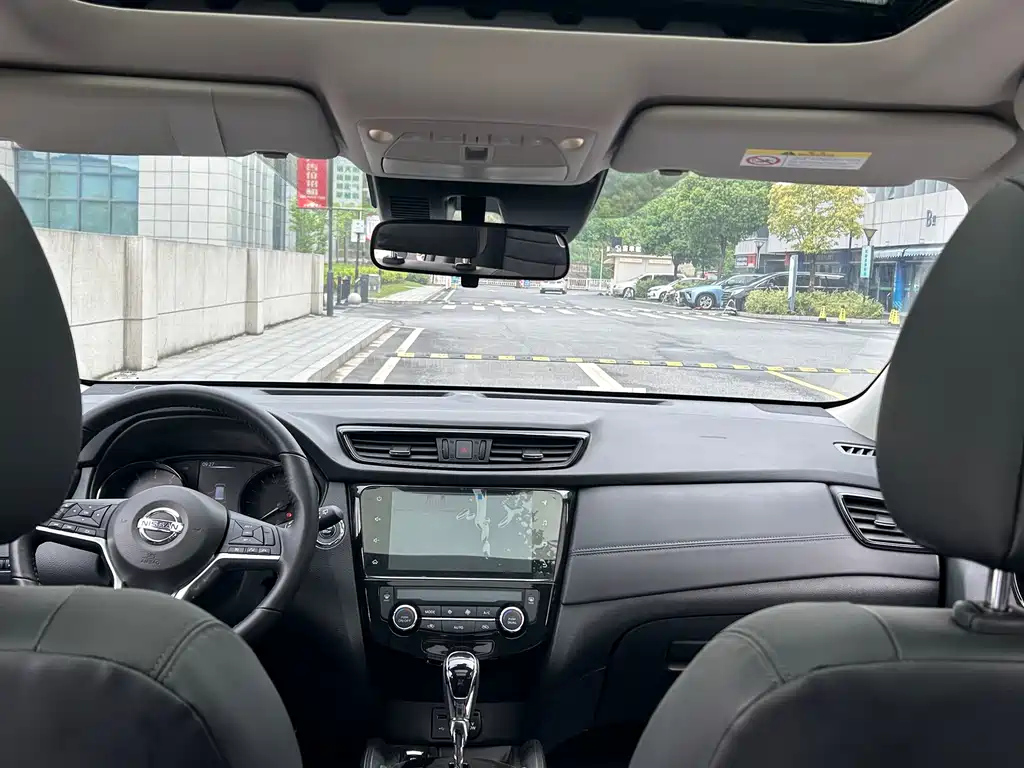 NISSAN X-TRAIL 2023