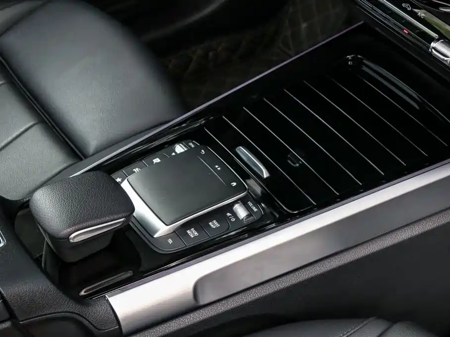 MERCEDES BENZ GLB 2020