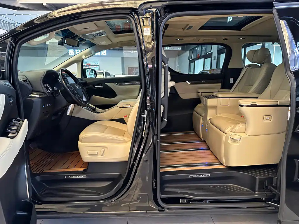TOYOTA ALPHARD 2019