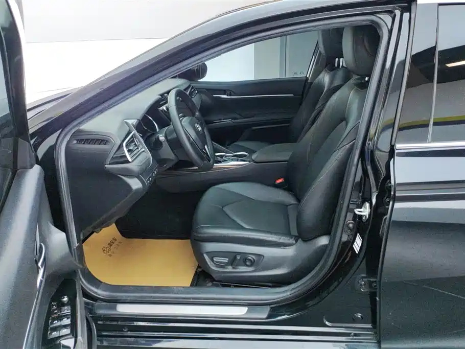 TOYOTA CAMRY 2020