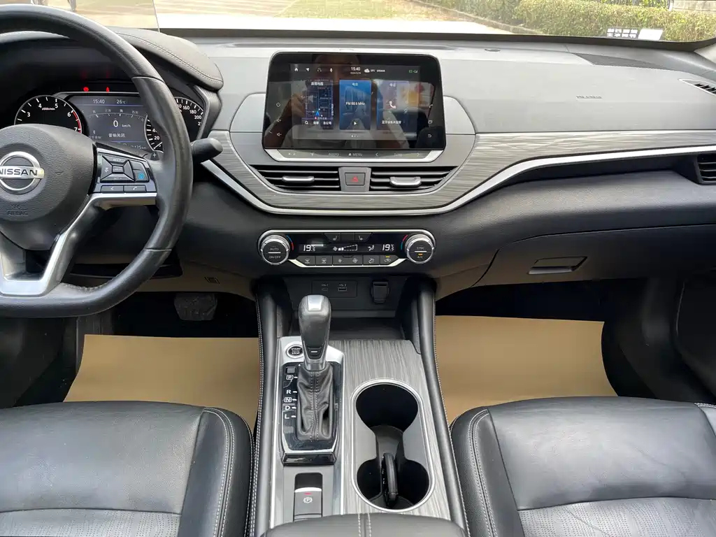 NISSAN TEANA 2022