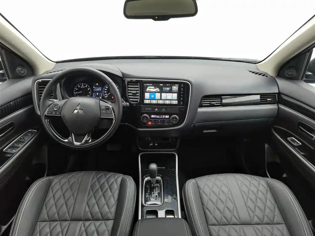 MITSUBISHI OUTLANDER 2022