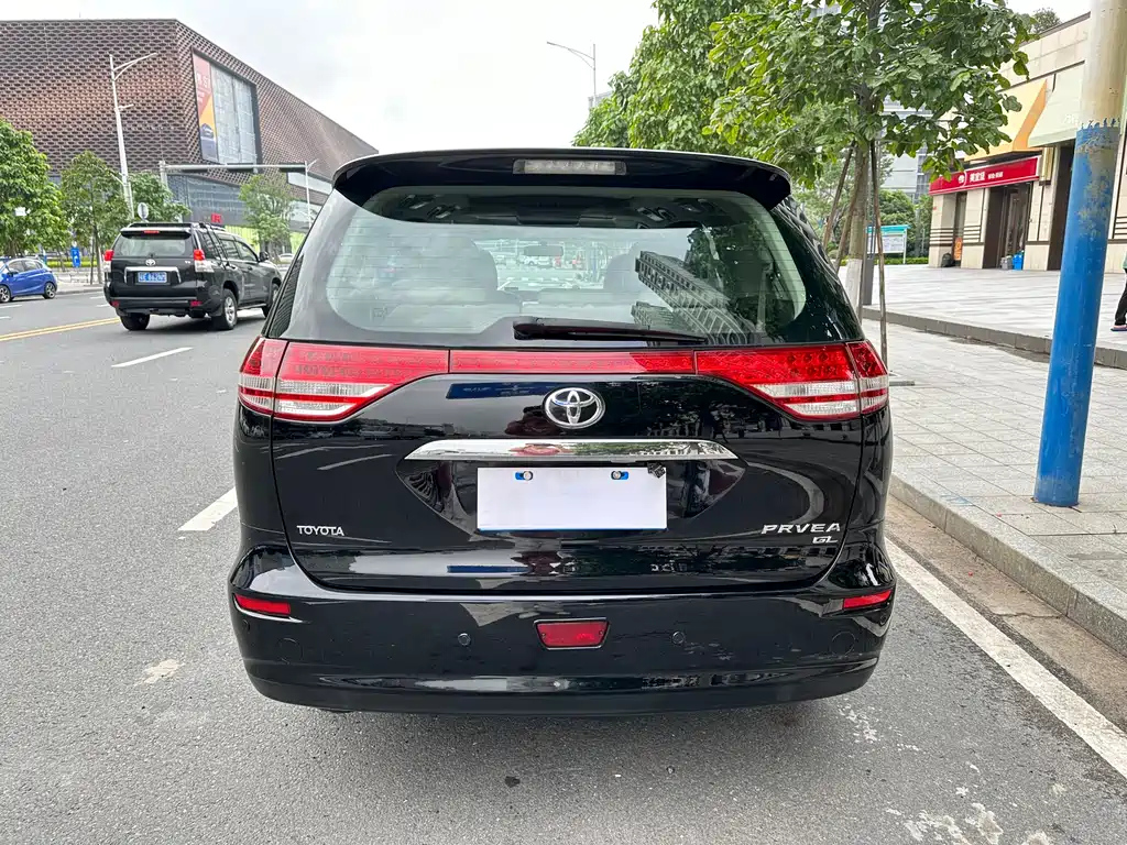 TOYOTA PREVIA 2009