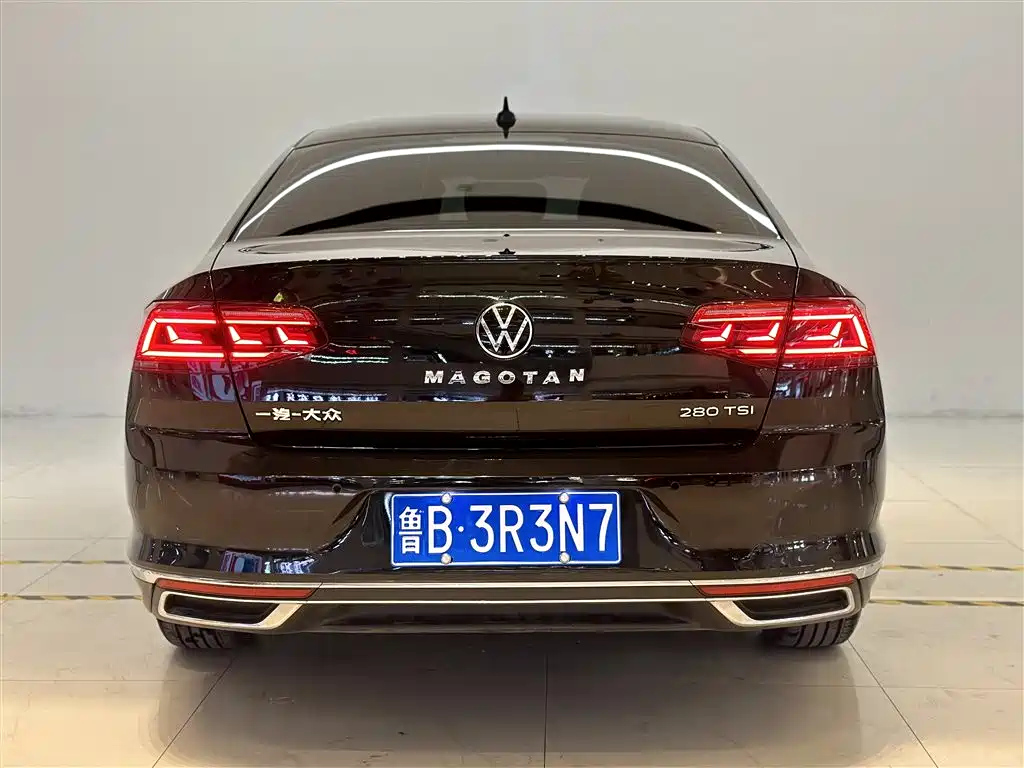 VOLKSWAGEN MAGOTAN 2022