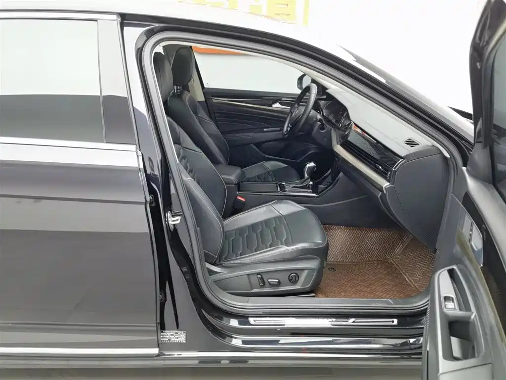 VOLKSWAGEN PASSAT 2021