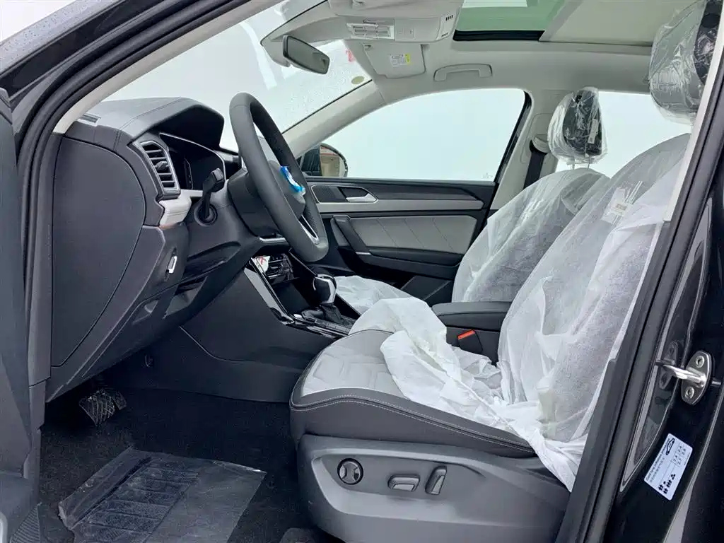 VOLKSWAGEN TAYRON 2024