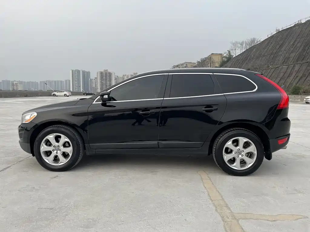 VOLVO XC60 IMPORT 2013
