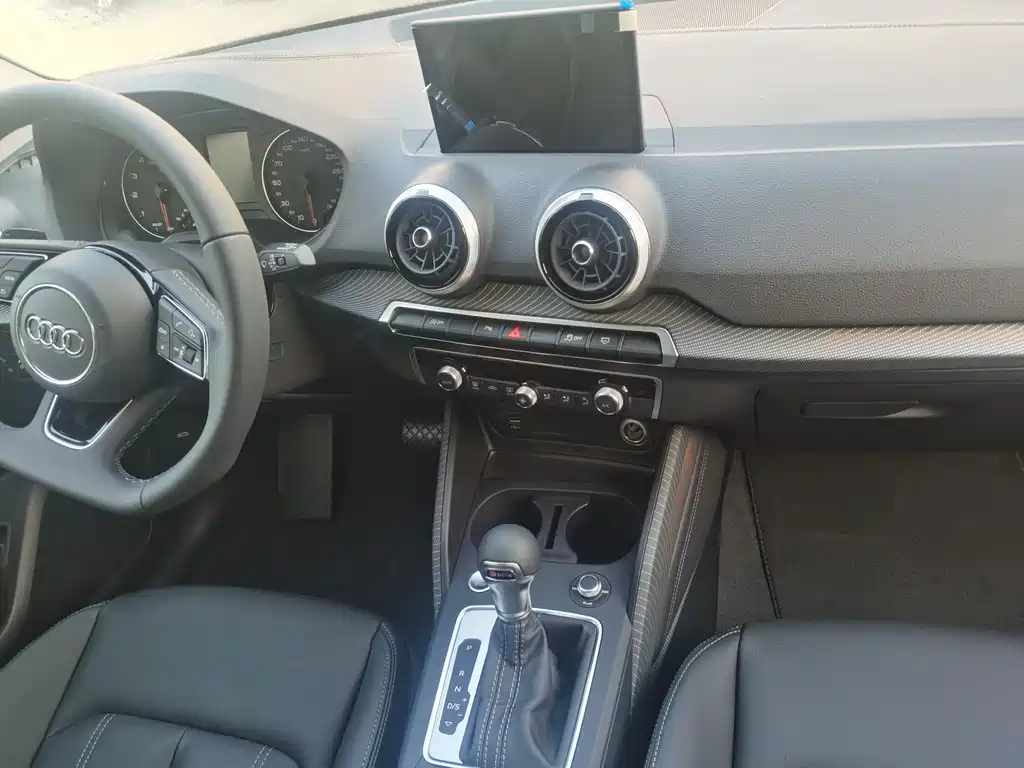 AUDI Q2L 2024