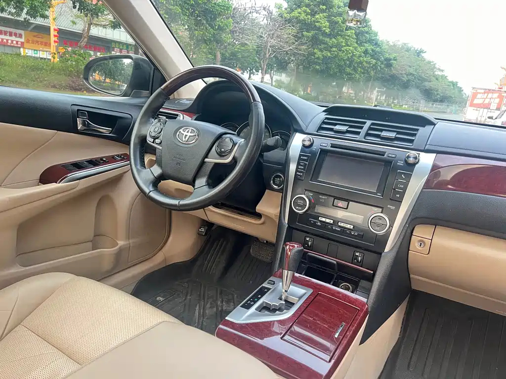 TOYOTA CAMRY 2012