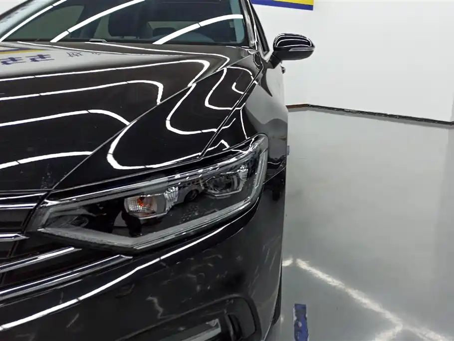 VOLKSWAGEN MAGOTAN 2021