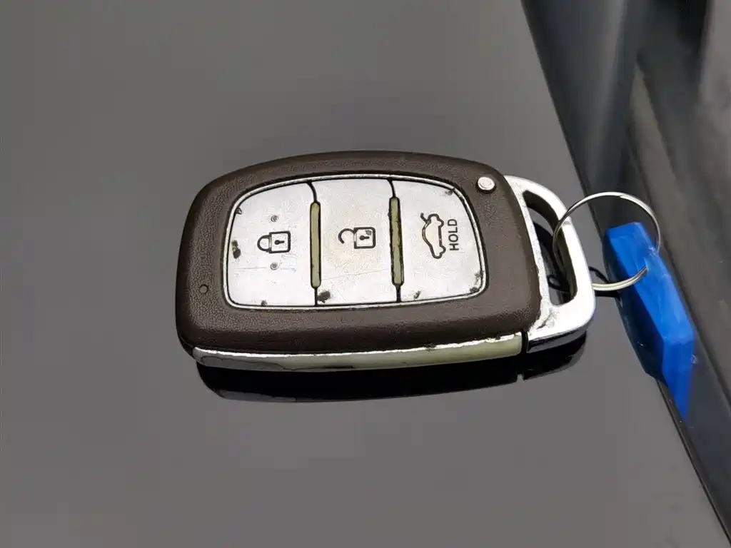 HYUNDAI MISTRA 2016