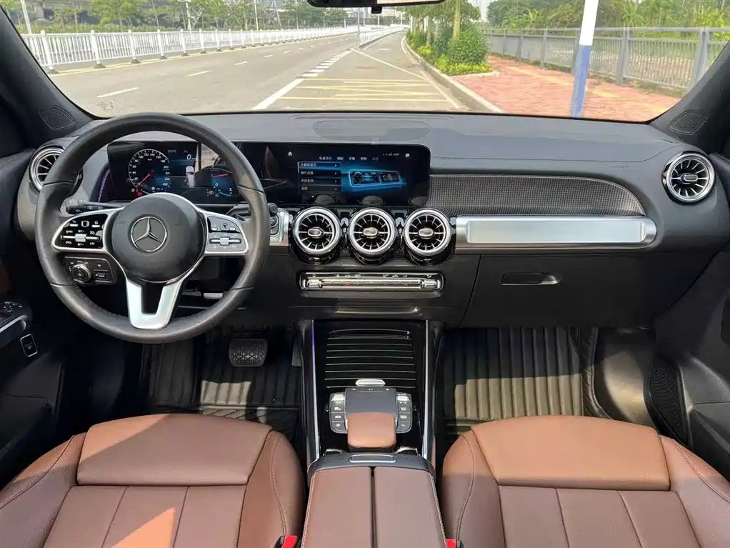 MERCEDES BENZ GLB 2021