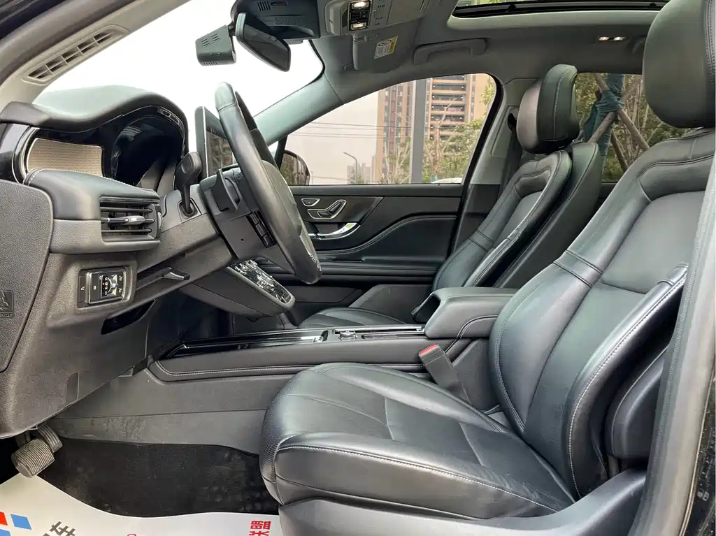 LINCOLN ADVENTURER 2022
