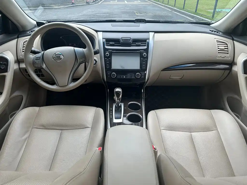 NISSAN TEANA 2014