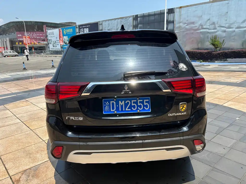 MITSUBISHI OUTLANDER 2019