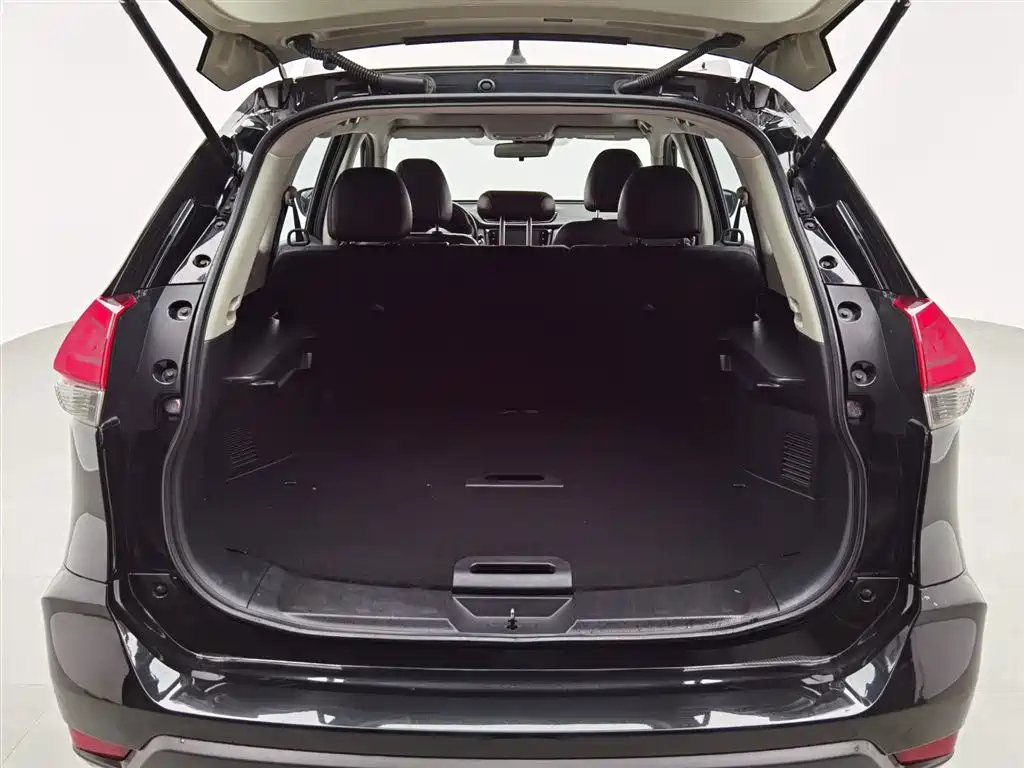 NISSAN X-TRAIL 2018