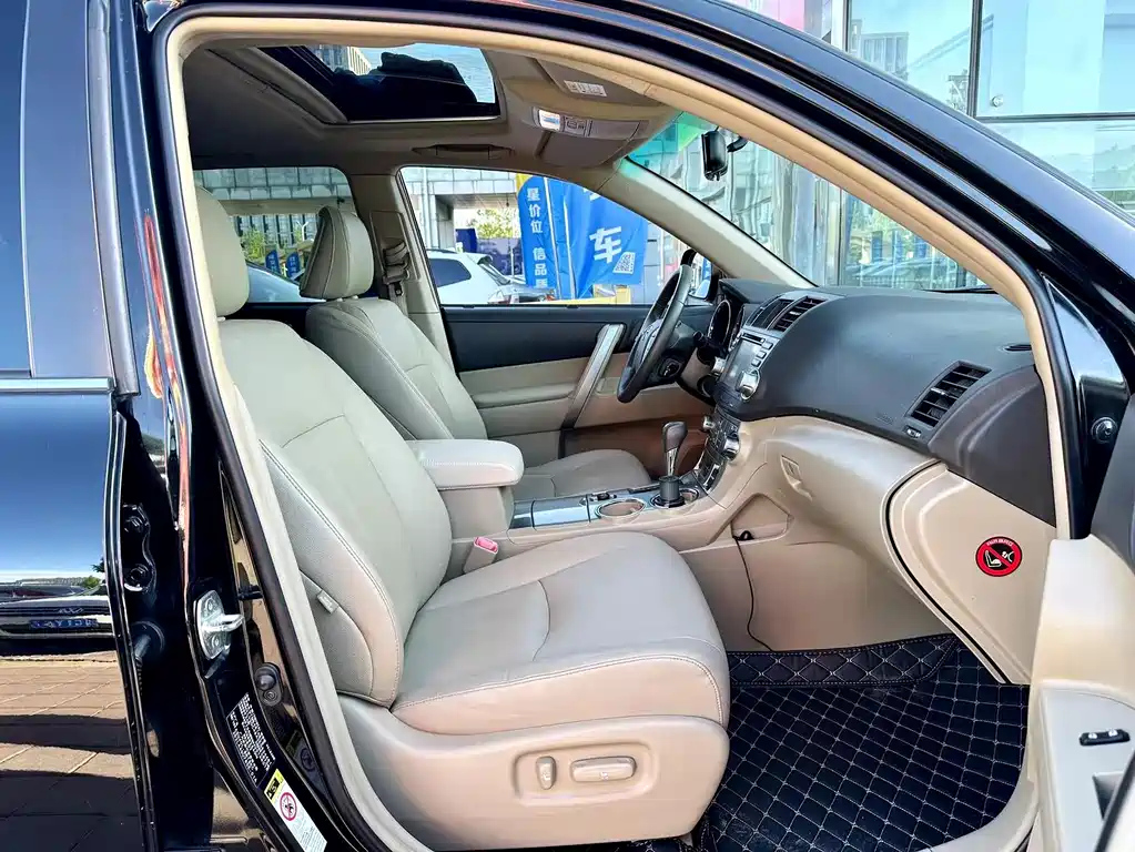 TOYOTA HIGHLANDER 2014