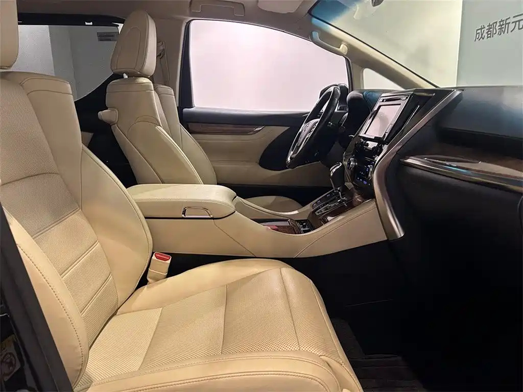 TOYOTA ALPHARD 2018