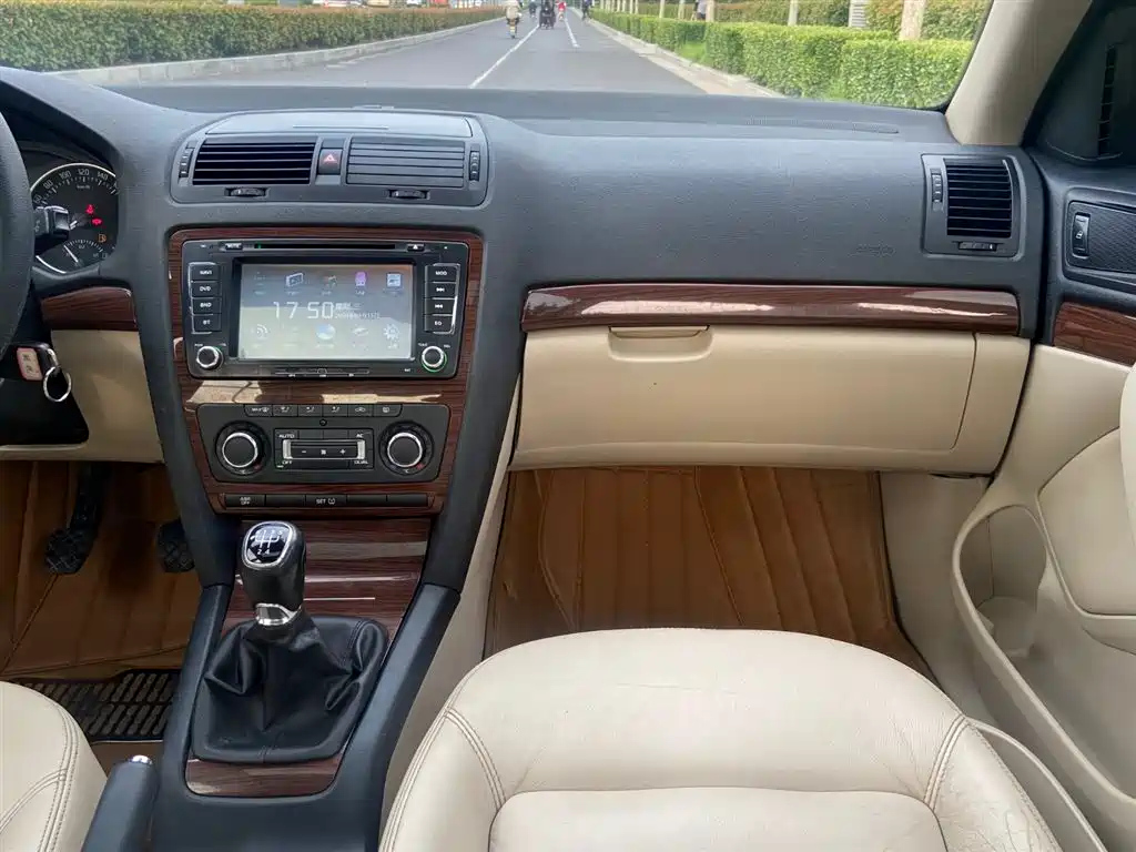 SKODA OCTAVIA 2013
