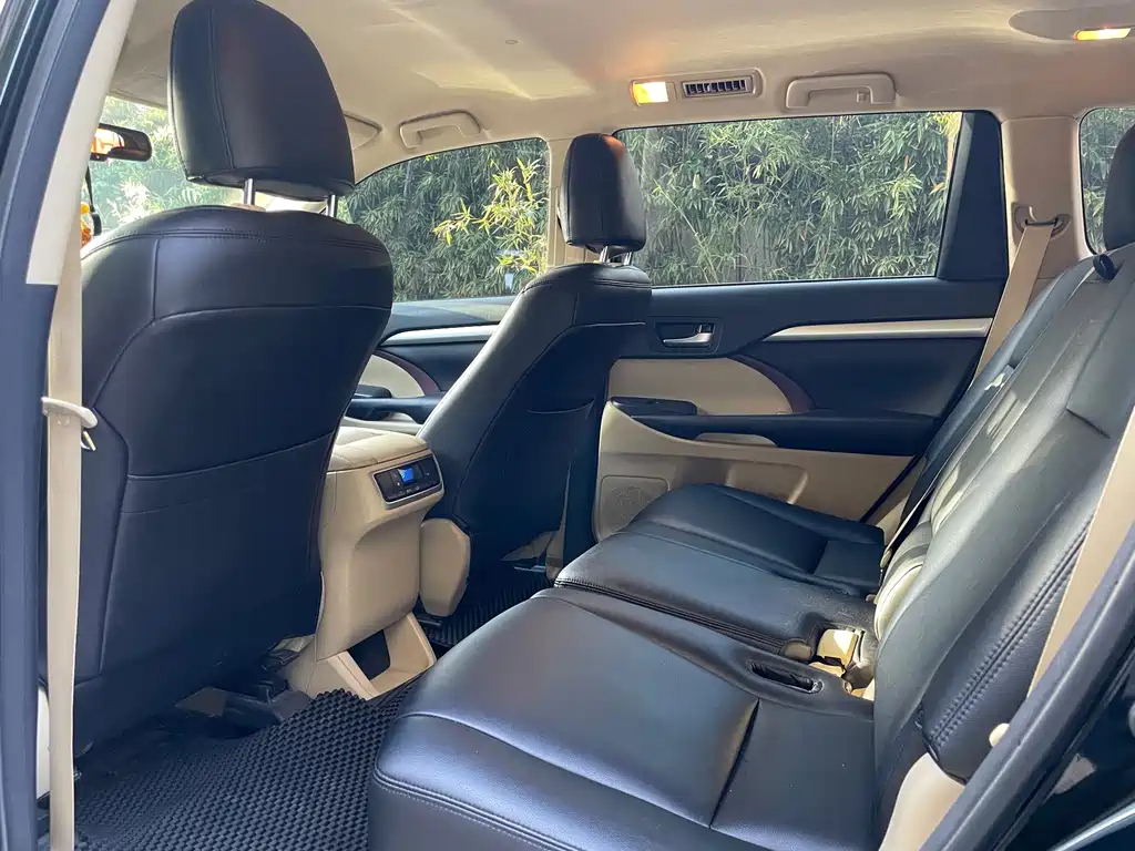 TOYOTA HIGHLANDER 2016