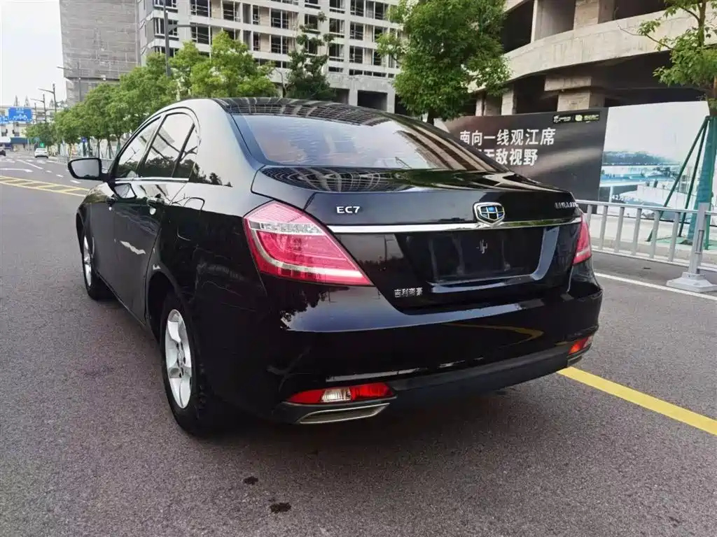 GEELY AUTO EMGRAND 2015