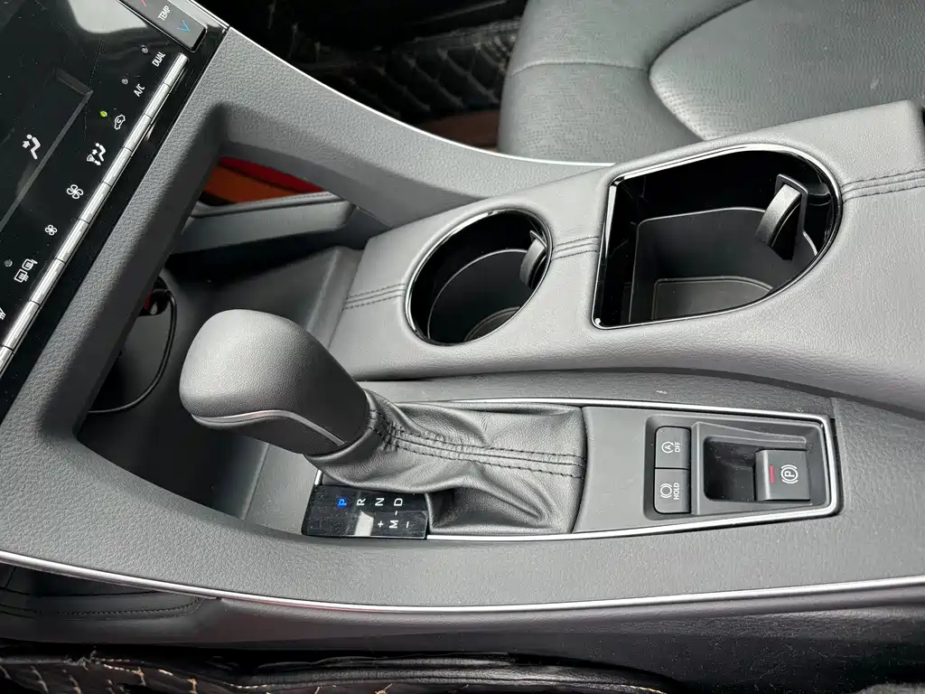 TOYOTA AVALON 2021