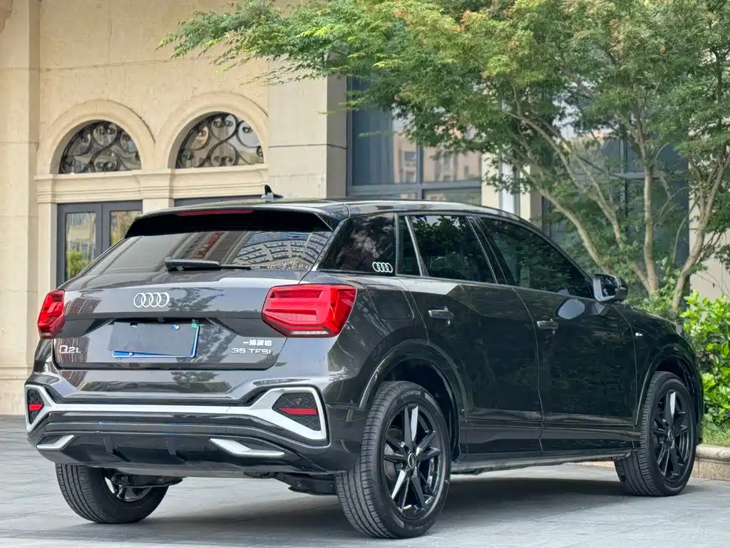 AUDI Q2L 2021