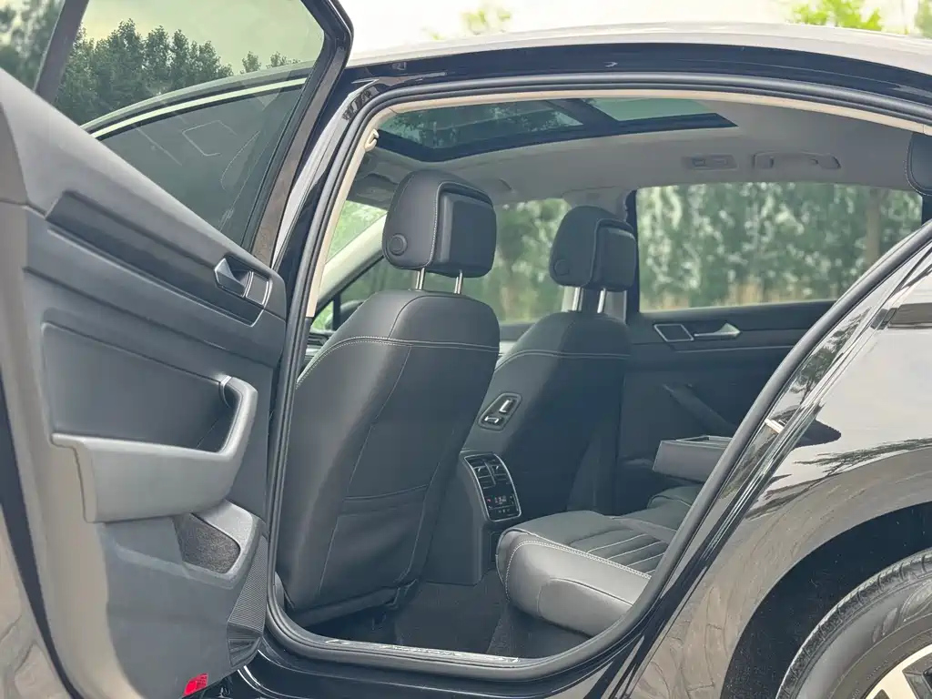 VOLKSWAGEN MAGOTAN 2021
