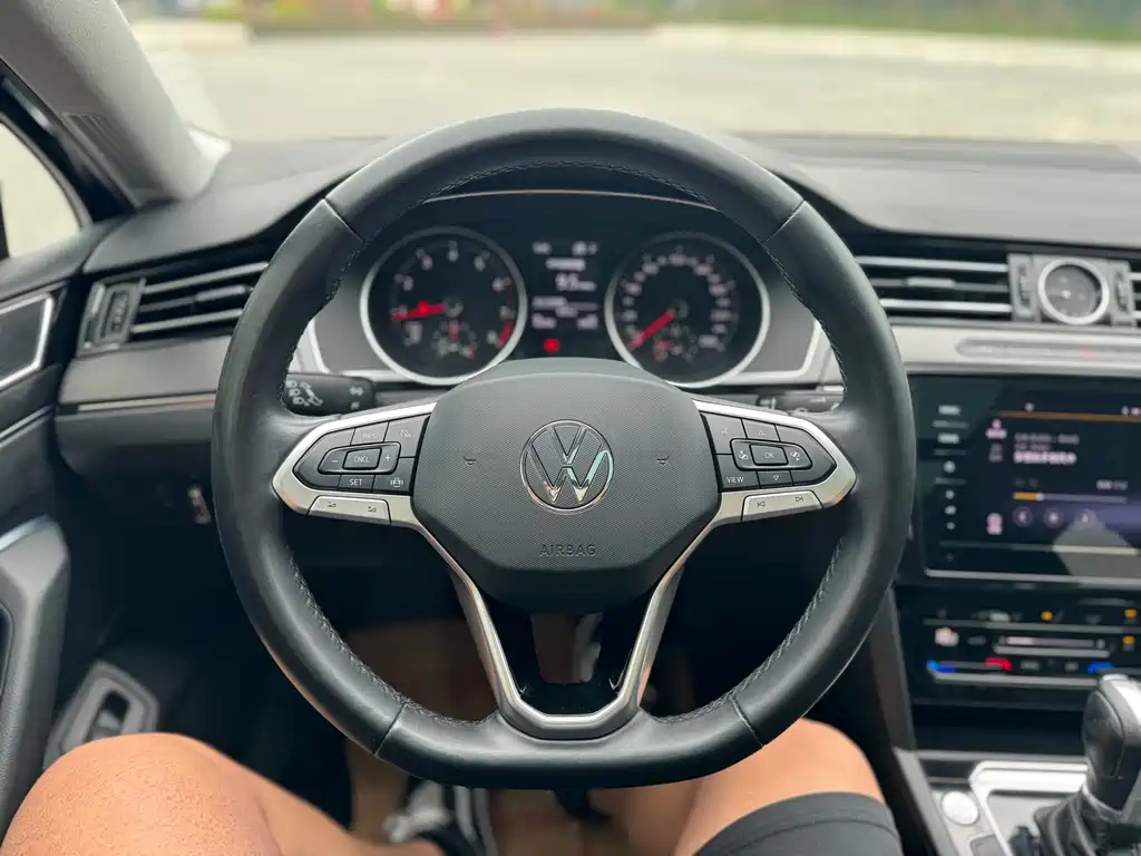 VOLKSWAGEN MAGOTAN 2021