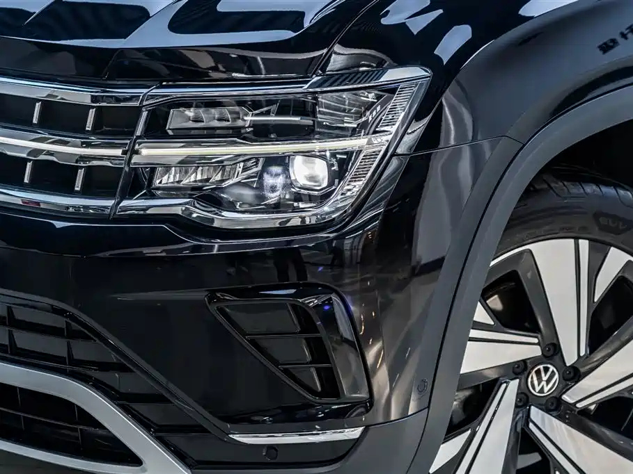 VOLKSWAGEN TOURAN 2023
