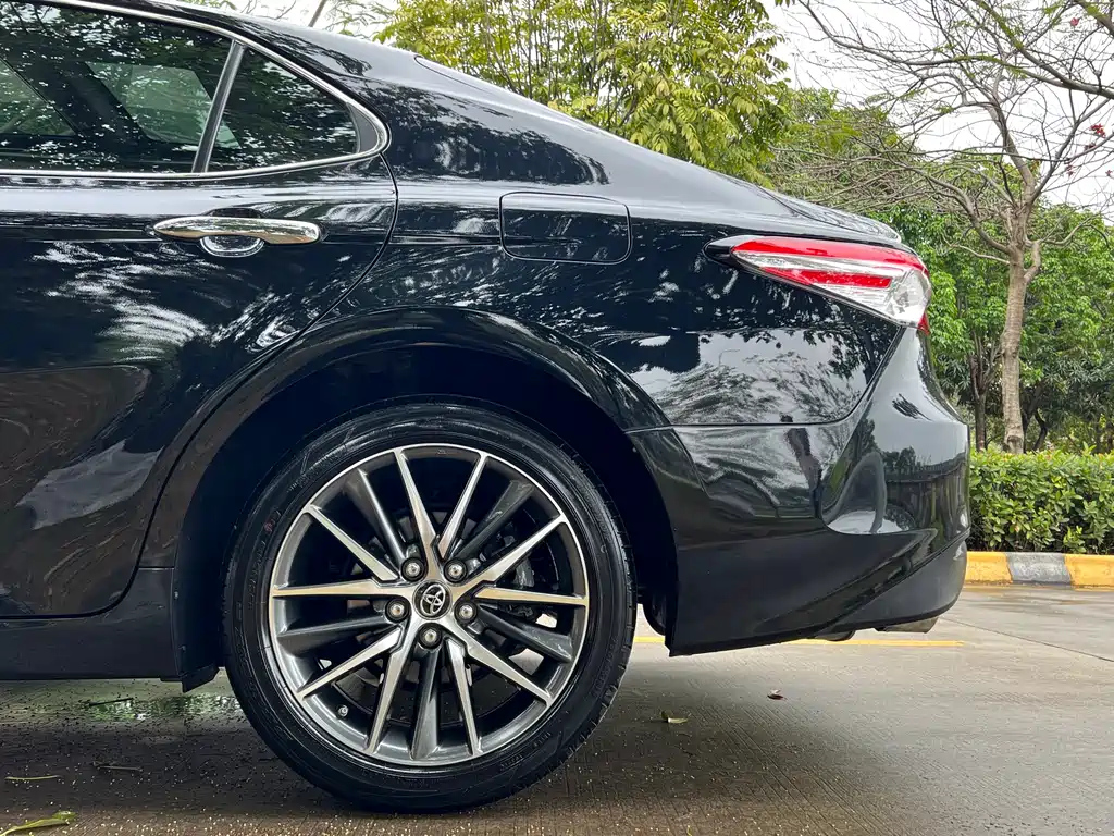TOYOTA CAMRY 2021