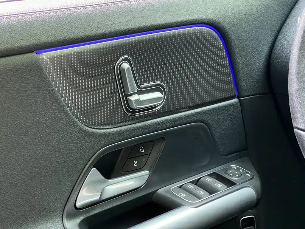 MERCEDES BENZ GLA 2021