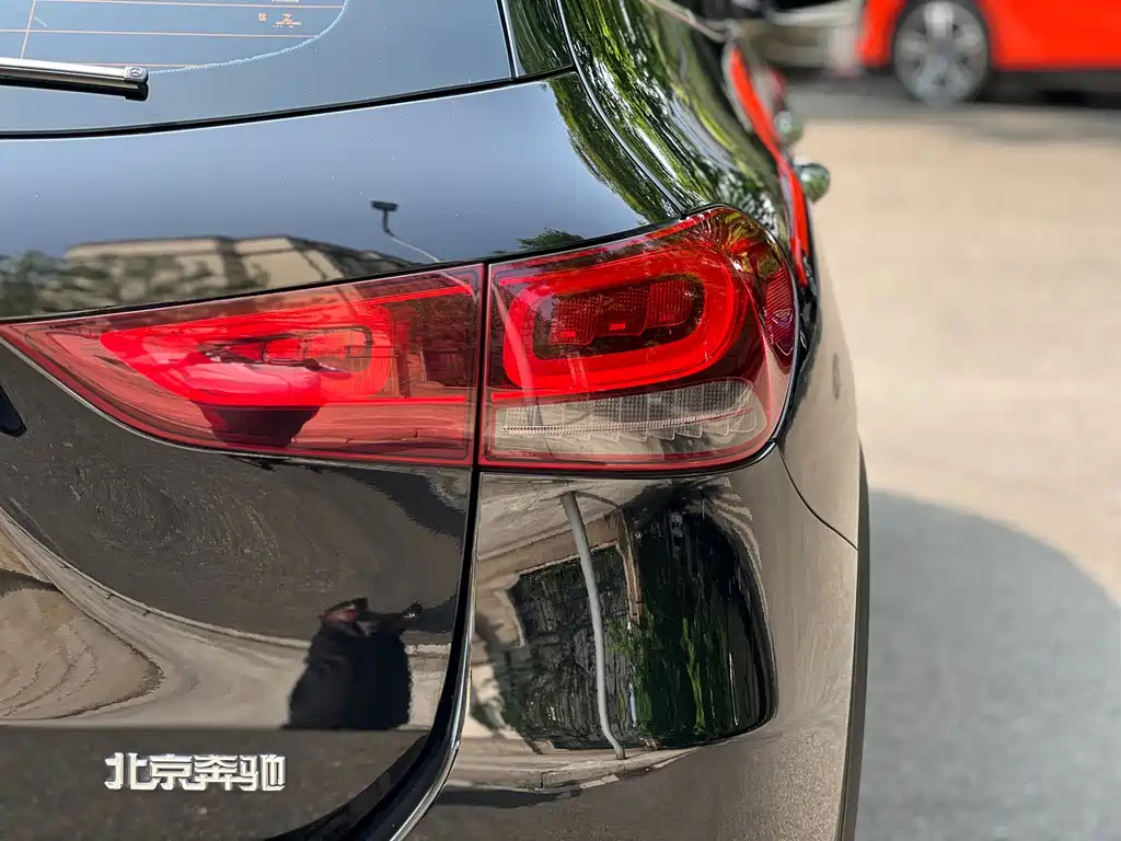 MERCEDES BENZ GLA 2021