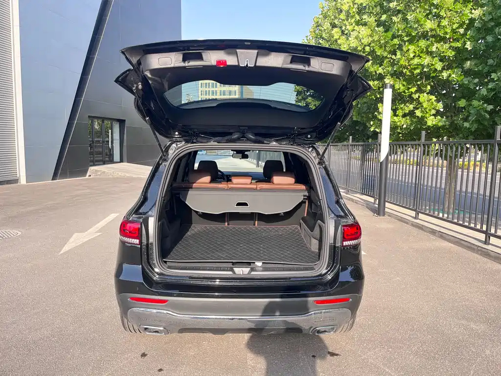 MERCEDES BENZ GLB 2023